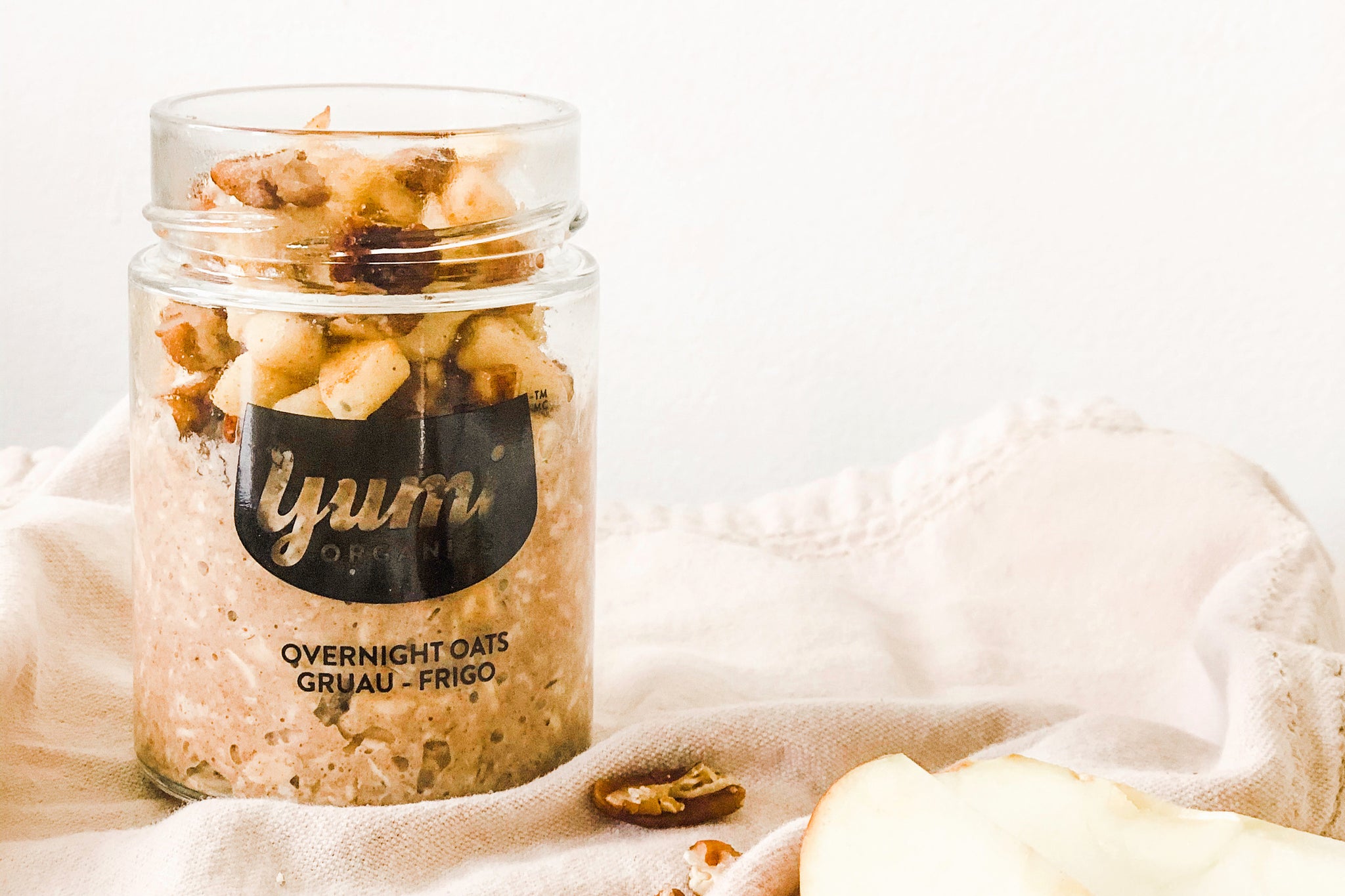 Apple Pie Overnight Oats by @larecetteparfaite