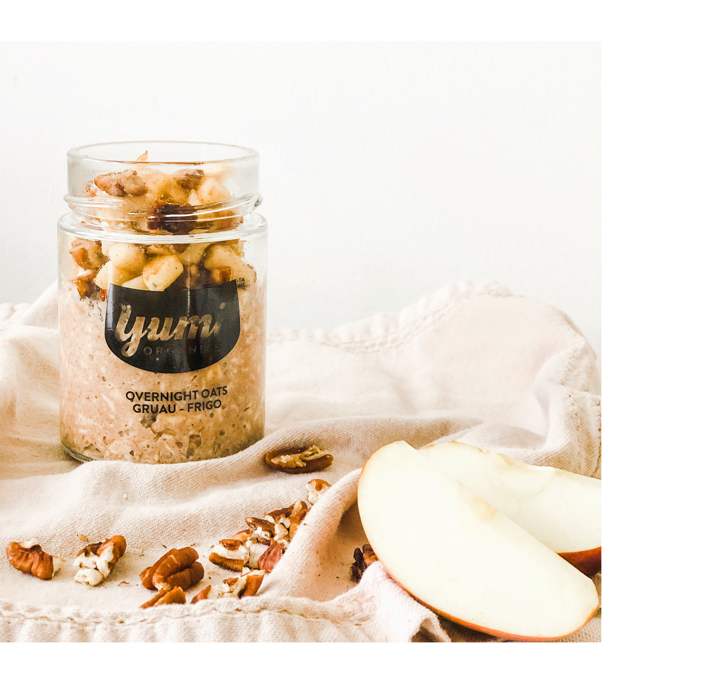 overnight oats with apple cinnamon & walnuts