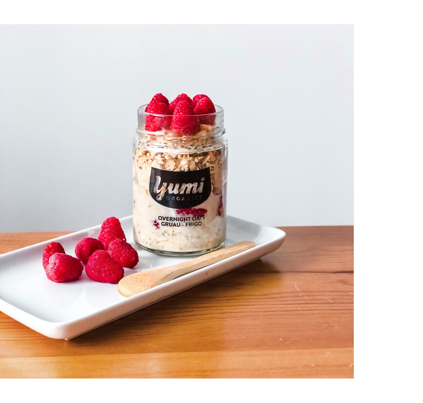 fibre rich overnight oats with raspberries