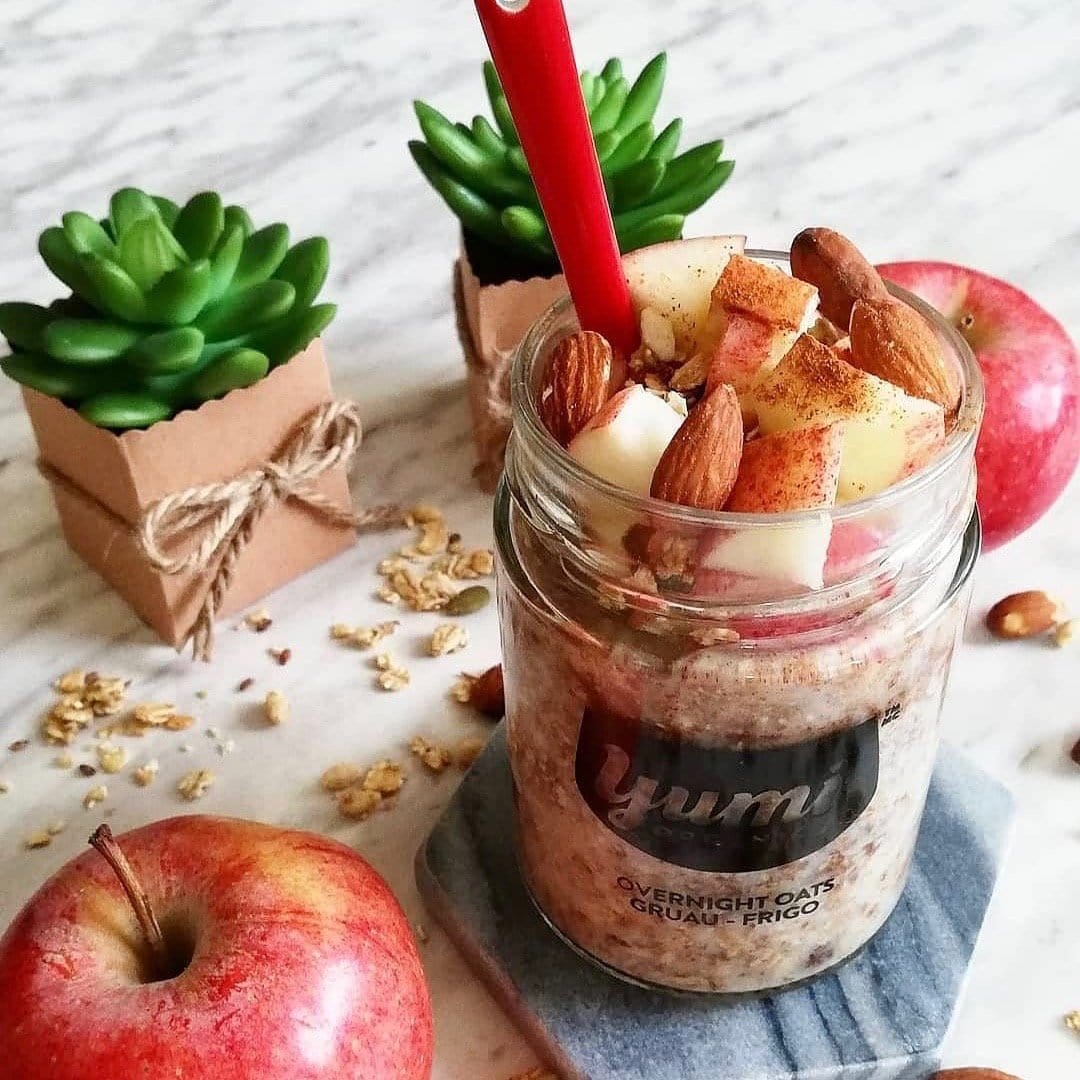 Apple Cinnamon Overnight Oats - YUMi ORGANICS